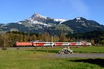 Unter der markanten Kulisse des Kitzbüheler Horn wurde 1144.040 am 01. November 2014 mit ihrem REX 1511 bei der Rückfahrt nach Salzburg zum zweiten Mal an diesem schönen Spätherbsttag verewigt.