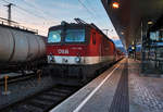 1144 248 steht mit einer vierteiligen CityShuttle-Garnitur im Bahnhof Spittal-Millstättersee.
Aufgenommen am 17.12.2016.