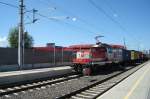 BB-Verschublok 1163007-6 mit einem Containergterzug ,kommend vom Containerbahnhof nach Salzburg Hbf.