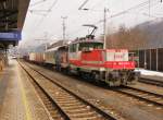 Am 13.Mrz 2012 war 1163 004 in Bischofshofen mit einer bergabe auf dem Weg nach Schwarzach St. Veit.