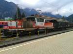 1163 014-2 mit einem Transportwagen am 27.4.2015 in Lienz.