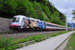 Die neueste ÖBB Lokomotive in Sonderbeklebung, die 1216 019  Leonardo da Vinci  am 11.05.19 kurz vor der Einfahrt in den Bahnhof Kufstein.