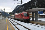ÖBB 1216 021 (E190 021) steht mit EC86 von Verona nach München beim Systemwechsel im Bahnhof Brennero. (31.12.2022)