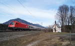 1216 006 mit EC 89  DB-ÖBB EuroCity  (München Hbf - Bologna Centrale) bei Brixlegg, 09.03.2019.