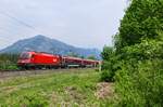 1216 024 mit dem RJ 85 nach Venezia Santa Lucia am 03.05.2025 bei Brixlegg.