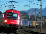 1216 239 sowie ein zweiter  Ochse  ziehen einen Zug mit WAB´s Richtung Innsbruck; 080220