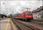 Die Innsbrucker 1216 021 (E190 021) (9181 1216 021-6) bringt die Innsbrucker 1144 257 (9181 1144 257-3), die Innsbrucker 1144 217 (9181 1144 217-7), die Innsbrucker 1144 204 (9181 1144 204-5), die Bludenzer 1144 221 (9181 1144 221-9) und die Innsbrucker 1144 260 (9181 1144 260-7) in Richtung Wrgl. Dort werden sie fr den nchsten Vorspann- oder Nachschiebeeinsatz bentigt. (08.07.2008)
