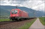 1216 240 rollt am Zugschluss mit in Richtung Wrgl. (08.07.2008)
