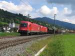 1216 017 und eine weitere Maschine mit Gterzug 54432 Salzburg - Hall bei Brixen im Thale am 26-8-2008.