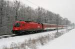 21.2.2009 Die erste Fahrplanperiode in dem die 1216 2xx bis Prag fuhren. Ab dem Zeitpunkt wurden sie zum Alltag auf der Nordbahn. Hier bespannt die 1216 236 den EC 71 Gustav Mahler von Brno nach Wien Sdbahnhof welcher dem EC  Joe Plečnik  zum Verwechseln hnlich sah!