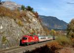 1216 011 mit einem EC am 04.11.2010 unterwegs bei Jenbach.