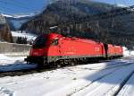 1216 005 + 1016 029 bei einer Rangierfahrt am 13.02.2010 am Brenner.