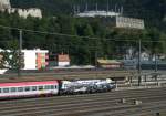 1216 020 steht am 02.August 2013 mit einem EC nach Verona im Bahnhof Kufstein.