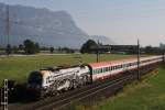 Die umgestaltete 1216 020-8 kam am 22.8.2013 mit dem EC Mnchen-Bozen durch Kirchbichl.