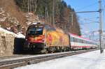 Die 1216 019 der ÖBB „Wagner/Verdi-Lok“ am 12.02.15 von München kommend kurz vor Kufstein in Richtung Brenner.