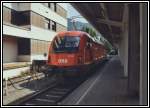 1216 003 steht auf einem Nebengleis im Bahnhof Kufstein.