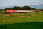 EC 86 von Venezia Santa Luzia nach München HBF ist an langen Sommerabenden noch sichere Beute in der Kurve bei Rann.