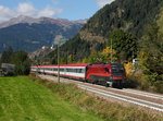 Die 1216 018 mit einem Brenner EC am 05.10.2016 unterwegs bei Campo di Trens.
