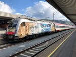 1216 019  Leonardo da Vinci  wartet mit ihrem REX 5333 am Bahnsteig 6 auf die Abfahrt nach Kufstein.