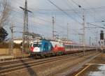 Am 03.01.2009 habe ich zum ersten mal die
1216 226  EM-Tschechien  erwischt ohne das
der Zugname  Plecnik  ist. Es war der
IC 640  Josef Haydn  bei der Durchfahrt
in Marchtrenk.