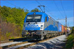 ADRIA 1216 922 'Vanja' zieht Containerzug durch Maribor-Tabor Richtung Koper Hafen.