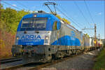 ADRIA 1216 922 'Vanja'zieht Containerzug durch Maribor-Tabor Richtung Koper Hafen.