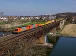 Die 1216 901, die 2016 906 und die 293 002 mit einem Bauzug am 29.03.2019 unterwegs bei Regensburg.