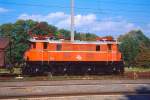 Elektrolokomotive 1245.518 der GEG beim Verschubdienst im Bahnhof Timelkam im Herbst 2003