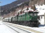 04.02.2006, 1245.05 und 1245.04 mit Foto-Sonderzug im Bf Mandling (Saalfelden - Selzthal)