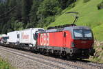ÖBB 1293 014 am Zugschluss der ROLA von Brennersee nach Wörgl Terminal Nord hier bei der Talfahrt kurz nach dem Bahnhof St.