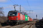 Am 06.03.2021 zog ÖBB 1293 004 einen Containerzug nach Rheinhausen durch Rheinhausen-Ost.