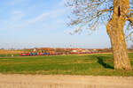Eine unbekannte 1293 ÖBB mit einem KLV-Zug bei Uffenheim Richtung Würzburg, 31.03.2021