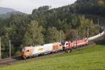 2016 905 und 1822 003 fahren am 8.10.2014 als Lokzug bei Eichberg über den Semmering.