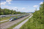 Ein begehrtes Fotomotiv ist bei uns zulande aktuell die Westbahn mit Ihren schnittigen Triebwagen .