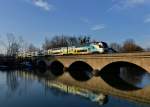 Ein Westbahn-KISS nach Wien West am 02.03.2013 auf der Saalachbrcke bei Freilassing.