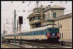 4010 029 fährt am 7.08.1989 in den Bahnhof Wien Süd ein. Hinter dem Triebkopf ist das markante Stellwerk 11 zu erkennen.