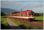 Mit Triebkopf 4010 016 voraus, IC 515  Therme Nova Kflach  (Innsbruck Hbf - Graz Hbf) im Licht der aufgehenden Sonne am 25.8.2008 kurz vor Schwaz in Tirol aufgenommen.