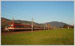 Noch fest in der Hand der BR 4010 ist IC 518  Karl Bhm  von Graz nach Salzburg. Mit 4010 016 an der Spitze konnte ich ihn im letzten Licht es 9.11.2008 nchst Nicklasdorf fotografieren. Die zweite Garnitur wurde von 4010 001 angefhrt.
