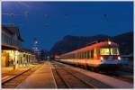 Planstrom II: 4010 009 am 4.10.2010 zur blauen Stunde kurz vor der Weiterfahrt in Radstadt als SLP 14268 nach Bischofshofen.