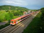 Im Dezember  2008 war nach 43 Jahren der Einsatz der Baureihe 4010 zu Ende.
Danach wurden die eleganten Triebzge in Oststerreich  zwischengelagert . Breitenlee, Kadolz-Mailberg, Haugsdorf und Zellerndorf hieen die Orte.
2009 wurden beinahe alle noch vorhanden Garnituren verkauft und sollten in Delitzsch aufgearbeitet werden um zwischen Kln und Hamburg eingesetzt zu werde. 
Am 09.06. 2009 wurde ein Groteil der 4010er Lager aufgelassen und nach Deutschland berstellt. 

Hier ein Nachschuss auf den aus 14 4010-Teilen bestehenden SG 97831 bei Tuttendrfl, am Zugschluss war damals der Steuerwagen 6010 029.