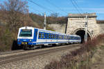 6020 287 als Schnellbahnzug 29429 beim Busserltunnel, unterwegs nach Wr. Neustadt Hbf. Die Aufnahme entstand am 22.11.2020.