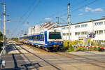 Gumpoldskirchen. Die Tage der Reihe 4020 sind gez�hlt. Kurz vor der vollst�ndigen Ausmusterung, am 25.06.2026, konnte ich 4020 285 bei Gumpoldskirchen aufnehmen.
