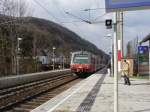 In die Bahnhaltestelle Hflein an der Donau trifft gerade die 4020 319-Garnitur ein (=> vorletzte hergestelle 4020).