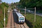 6020 264 an der Spitze einer  Dreifachgarnitur  Richtung Tulln, fotografiert am 18.04.2011 zwischen Hflein a. d. Donau und Greifenstein-Altenberg.