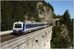 ber das 87 m lange Krausel Klause Viadukt fhrt 4020 207 als R 2963 von Payerbach-Reichenau nach Mrzzuschlag.Im Hintergrund der 14m lange Krausel Tunnel.
Breitenstein 30.09.2011