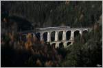 4020 237 berquert als R 2953 das Kalte Rinne Viadukt nahe Breitenstein. 
17.11.2012