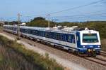 4020 204 ist als S Bahnzug 29755 von Gänserndorf nach Mödling unterwegs. Helmahof, am Abend des 22.08.2014.