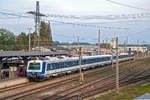 Schnellbahnzug 29689 von Absdorf-Hippersdorf, im Bahnhof Stockerau, kurz vor der Weiterfahrt nach Leobersdorf.