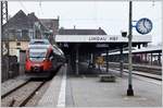 RE 5569 nach Feldkirch mit 4024 033-5 steht abfahrbereit an Gleis 1 in Lindau Hbf.