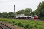 Nachschuss auf ÖBB 4024 027-7, welcher am 12.08.2016 als S1 (Bludenz - Lindau Hbf) durch Lindau Reutin gen Endbahnhof fuhr. (Fotografiert vom Bahnsteig)